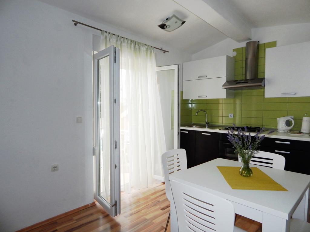 Apartments Nedjeljka Ražanj Exteriör bild